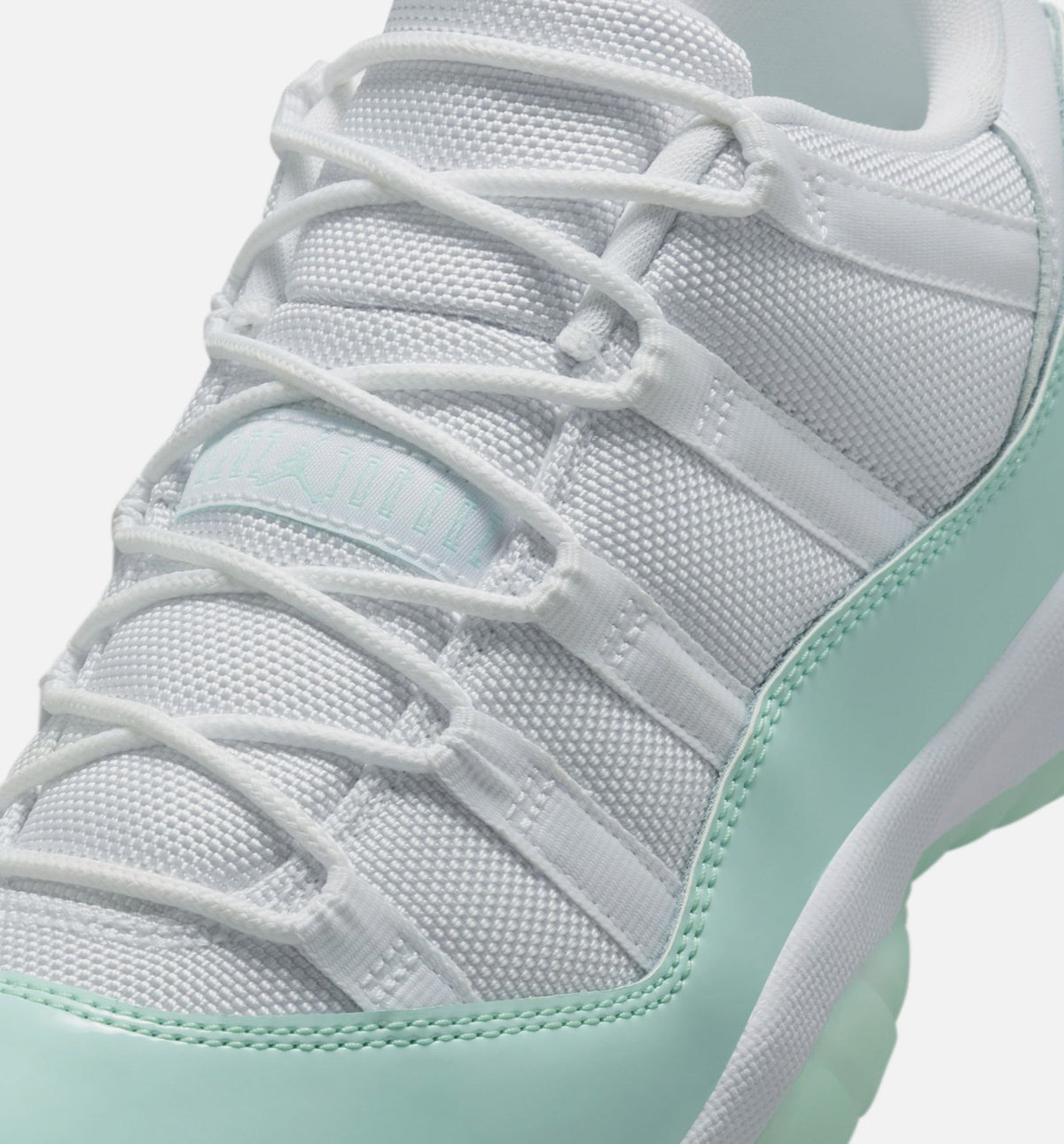 Air Jordan 11 Retro Low "Igloo" Women's Shoe – White/Igloo