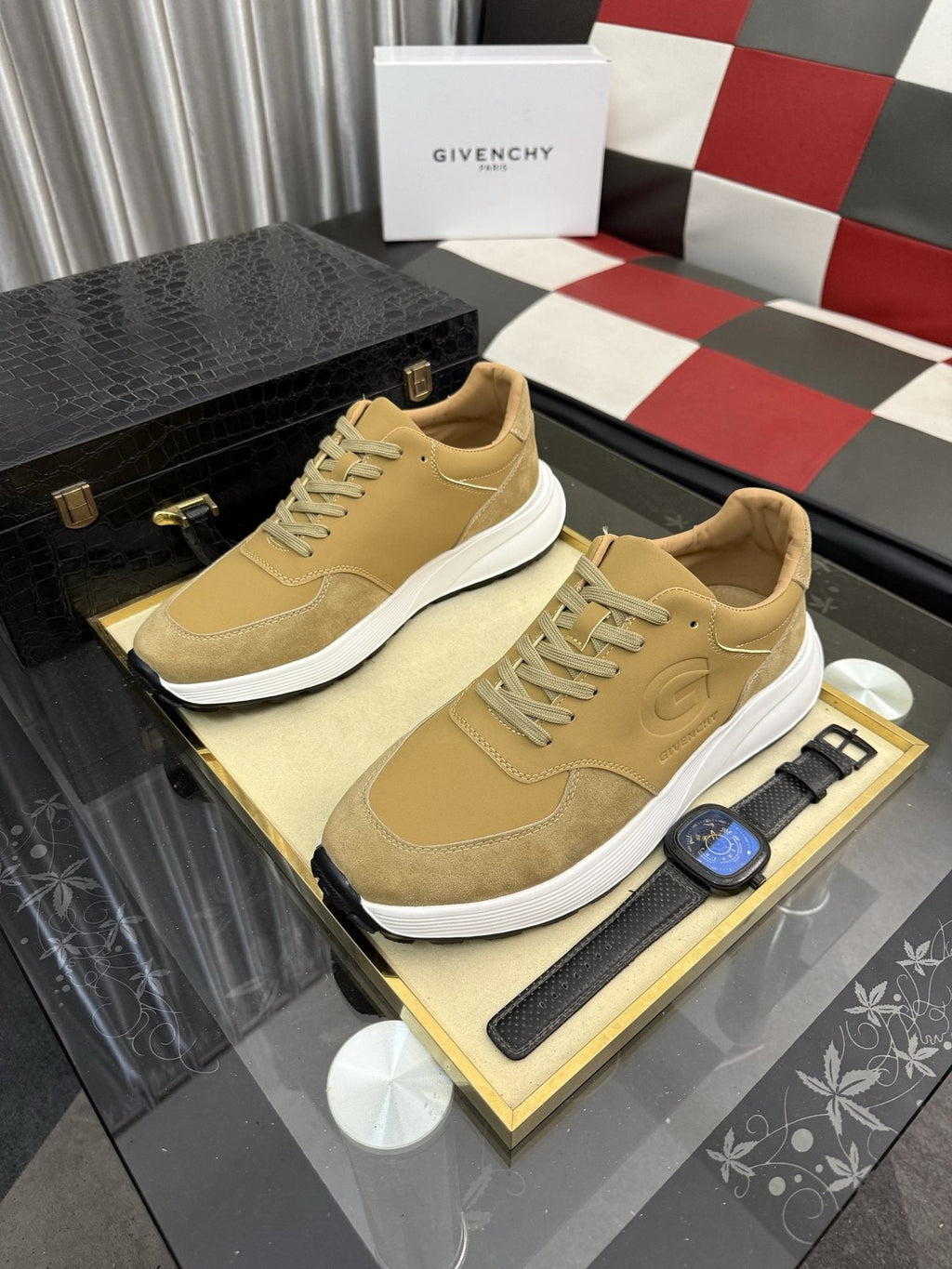 Givenchy Panel Low-Top Sneakers