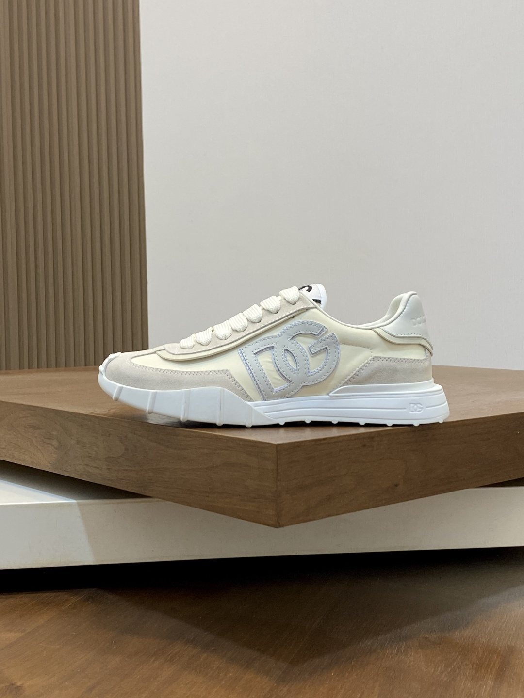 Dolce & Gabbana Men's Low-Top Leather Sneakers